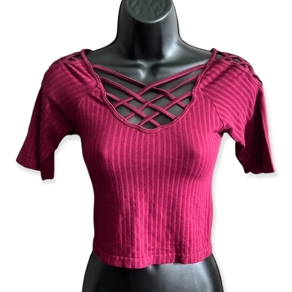 Suzette Crop Top - Picture 1 of 2
